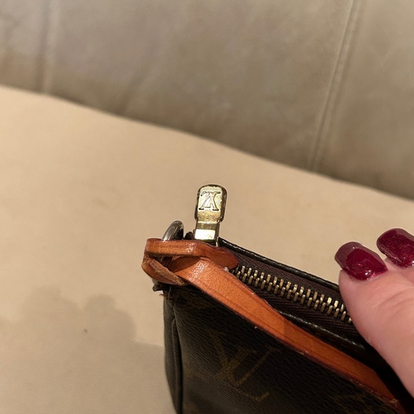 Louis Vuitton Pouchette accessories in monogram🤎🧡 - Picture 6 of 15